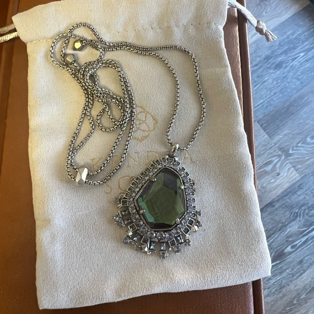 Kendra Scott Daenerys Necklace - Picture 4 of 5